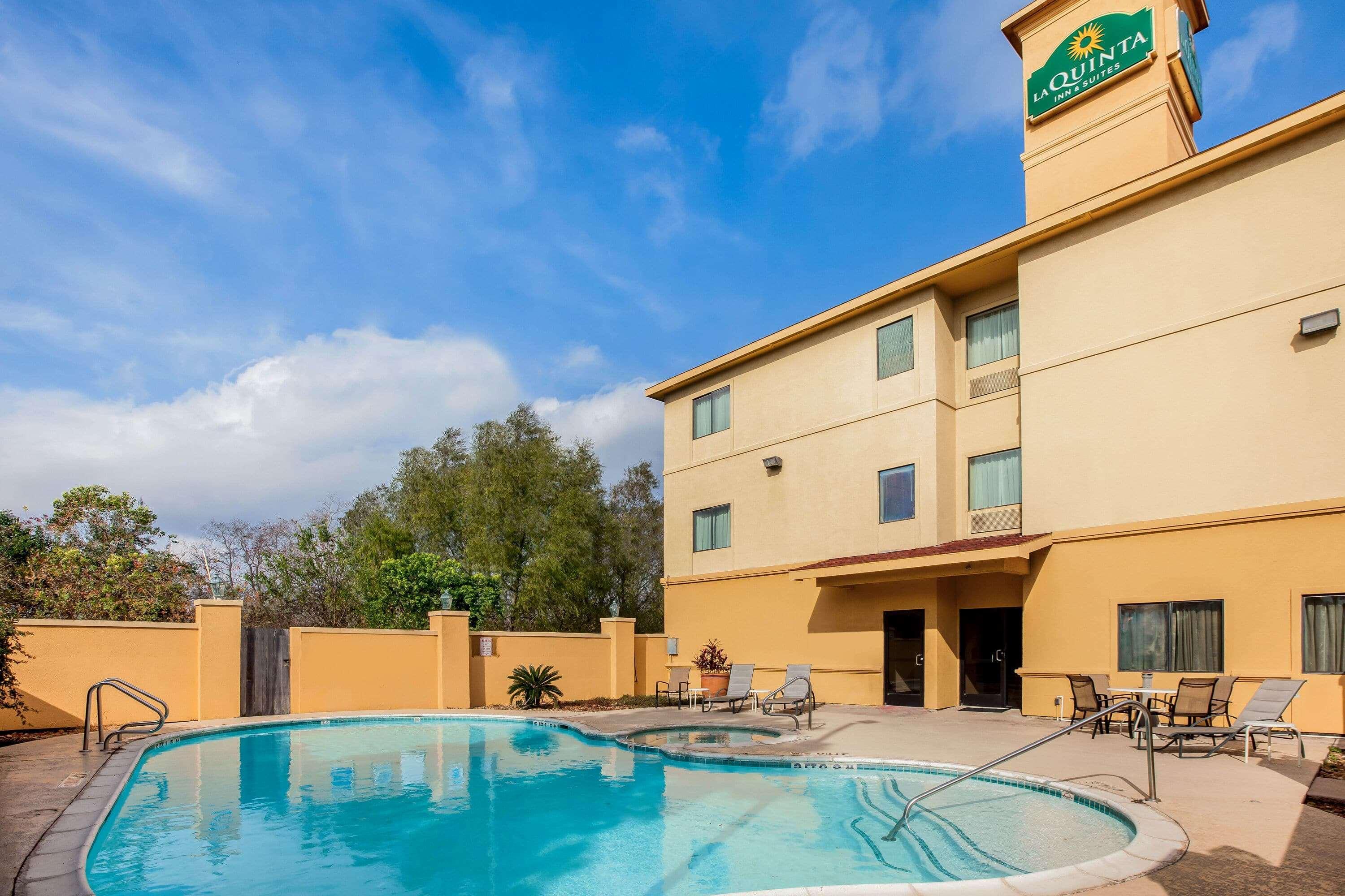 Hotel La Quinta By Wyndham Pasadena Exterior foto